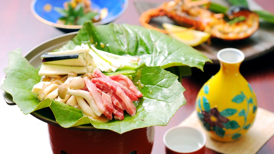 夕食例◇伊豆牛の磯ぶき焼きは、絶品の混合味噌でじっくり焼き上げる調理法です♪