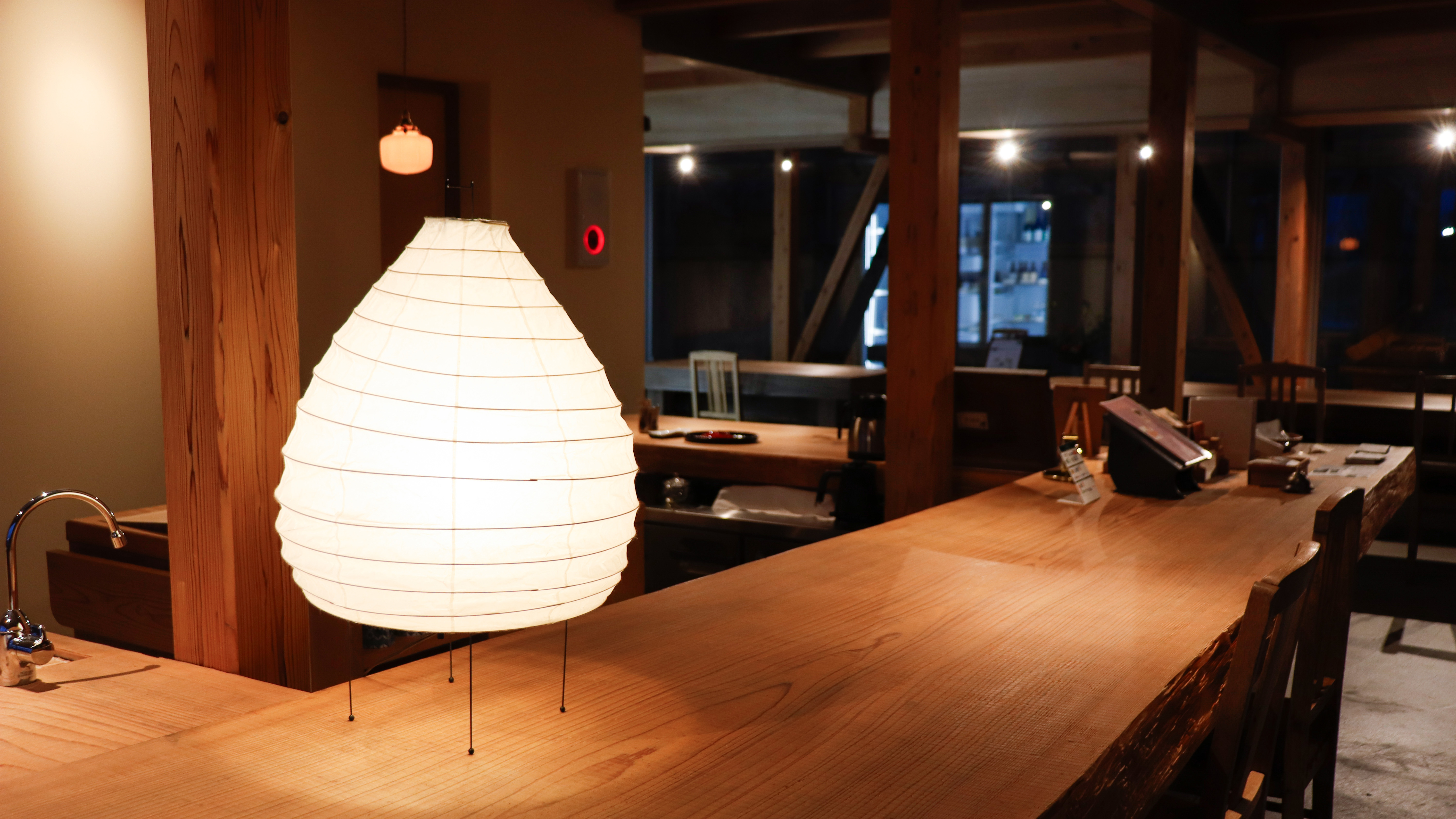 ・【フロント】温かな光が優しく照らします