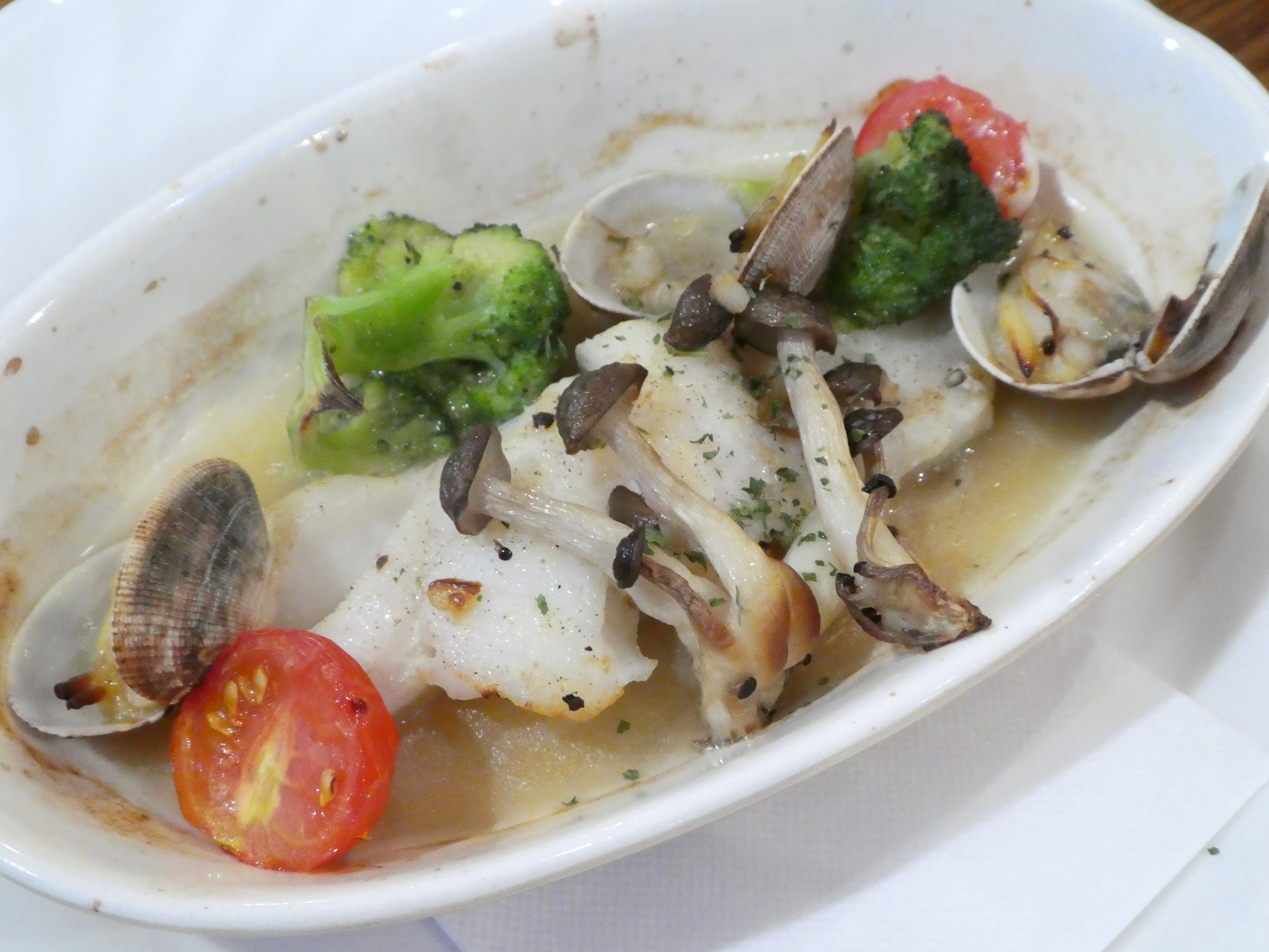 旬の素材と地の物にこだわったオリジナルフルコースの夕食は全てが手作り。