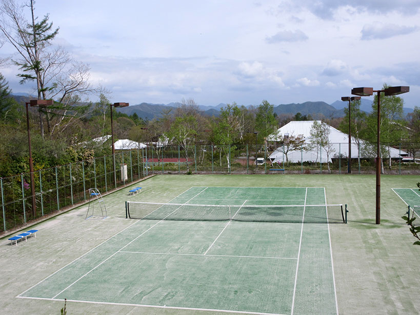 清里の森テニスコート・ペンションのすぐ裏です