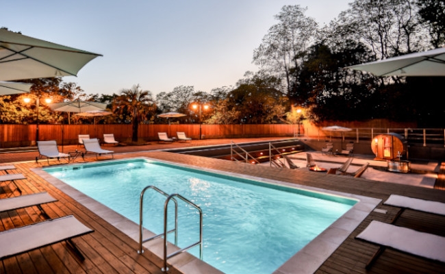 Luxuryなプールで過ごす、夏の至福のひととき（夕朝食付）