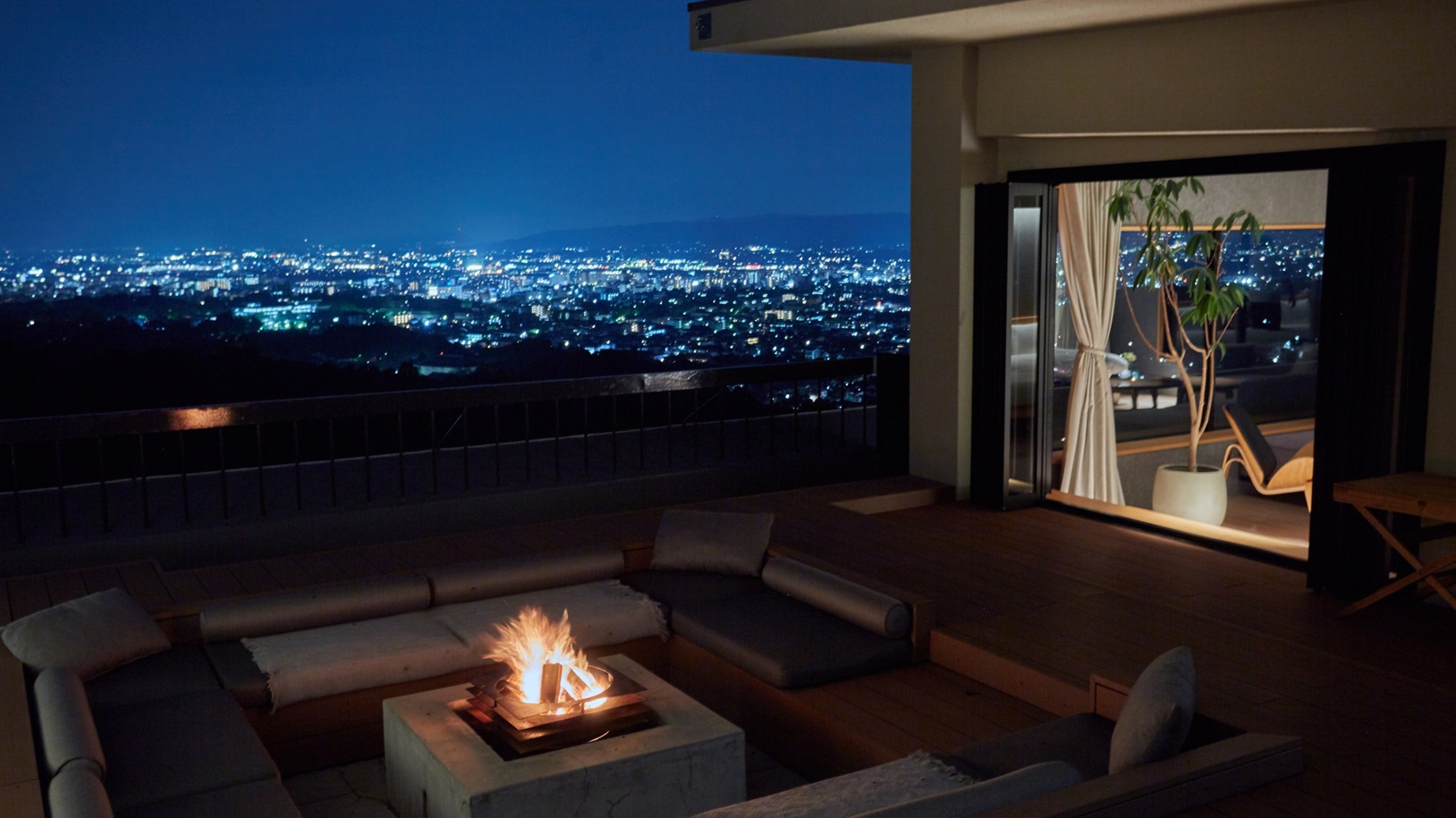 ペントハウススイートからの夜景