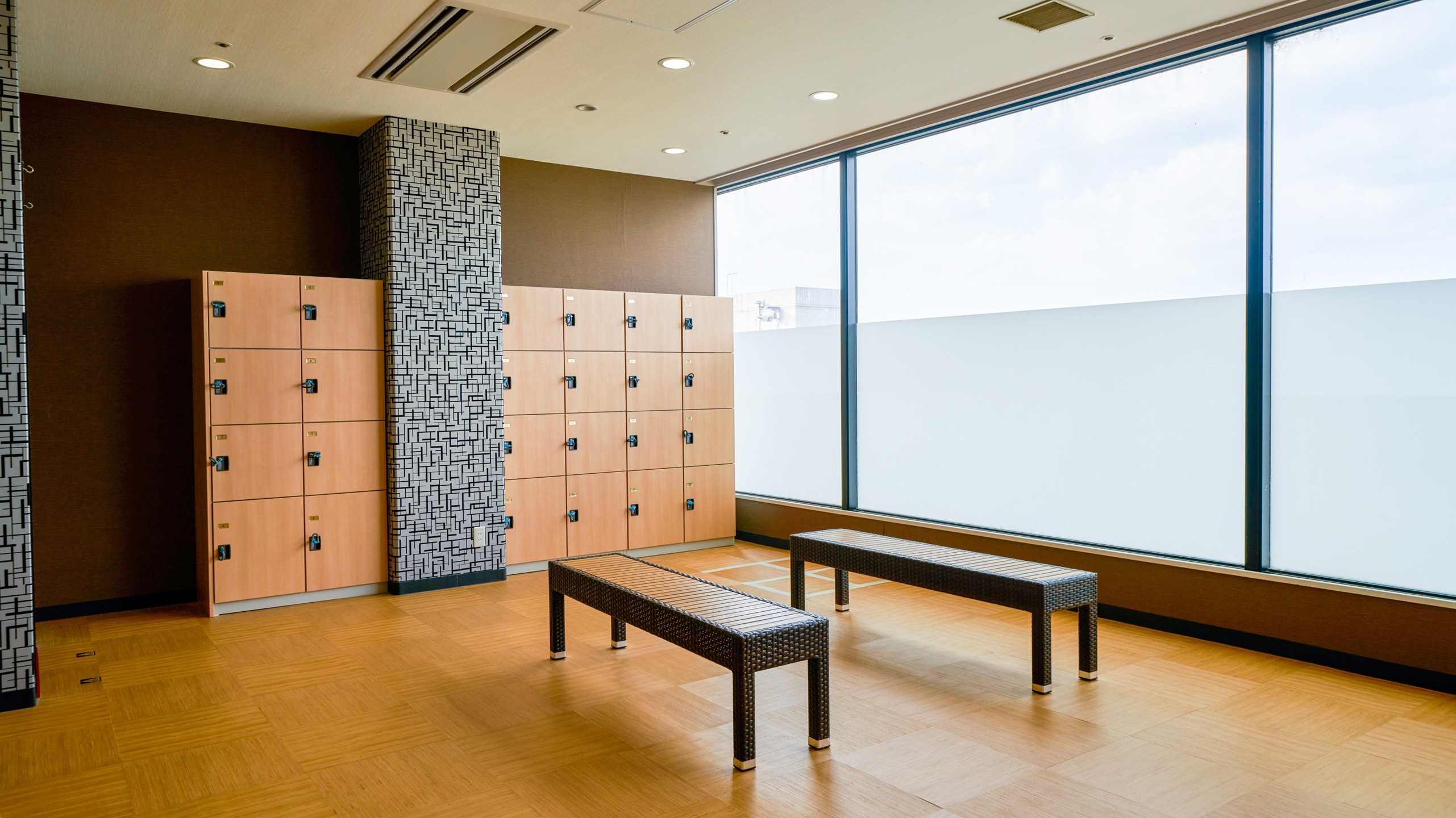 男子大浴場脱衣所