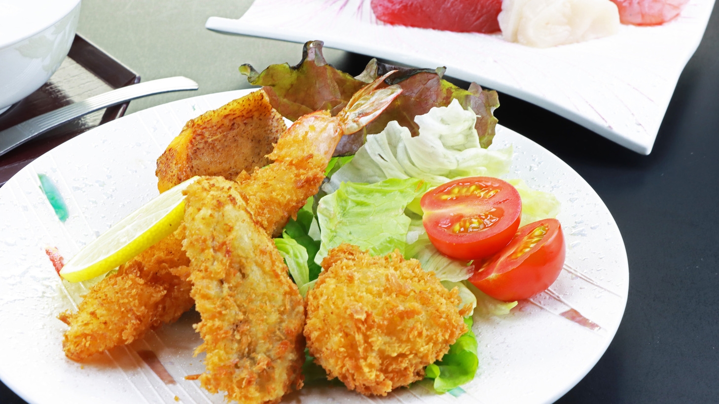 《特別価格！》【2食付】平日は9，000円から！源泉かけ流しの湯で疲れた体に癒やしのひとときを…