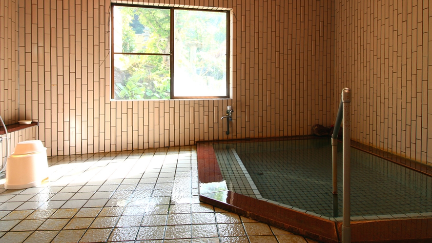 ■【女湯】寿荘では自家用の井戸から源泉を引っ張っております。