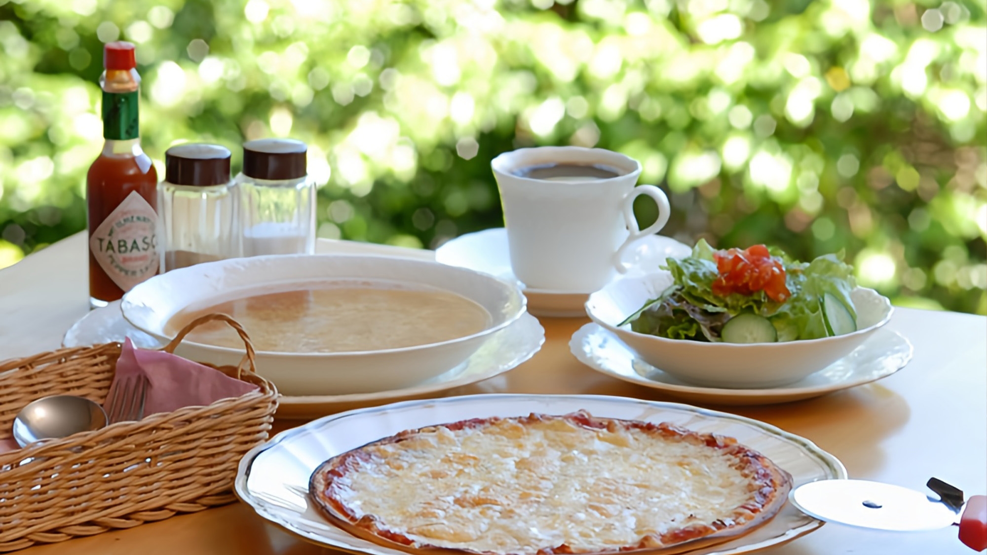 《部屋食｜露天風呂付き客室》舟盛り・金目鯛の煮付け・牛ヒレ付ディナーにPIZZAの朝食♪（二食付）