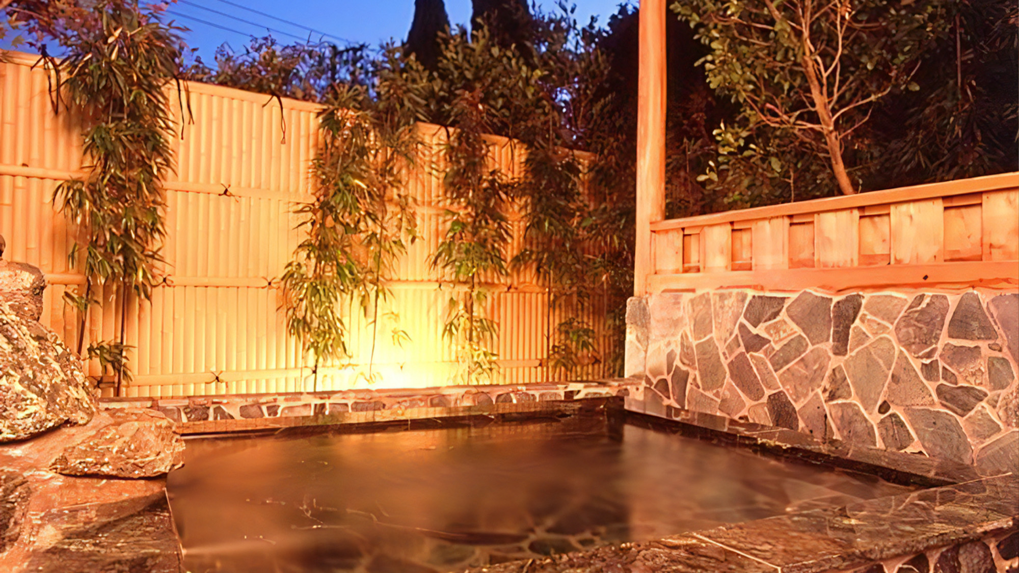 お部屋毎のご予約制となっております。チェックイン時にご予約ください。