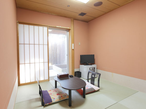 4.5 tatami Japanese-style room with open-air bath