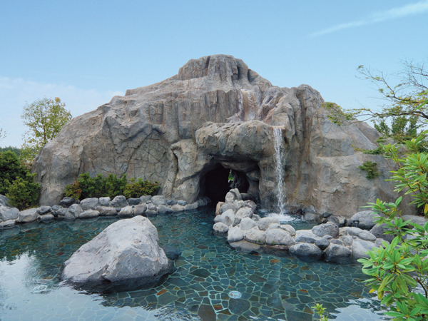 Otaki-no-Yu: This is the largest bath in the hotel where you can take a close look at the flowing Otaki!