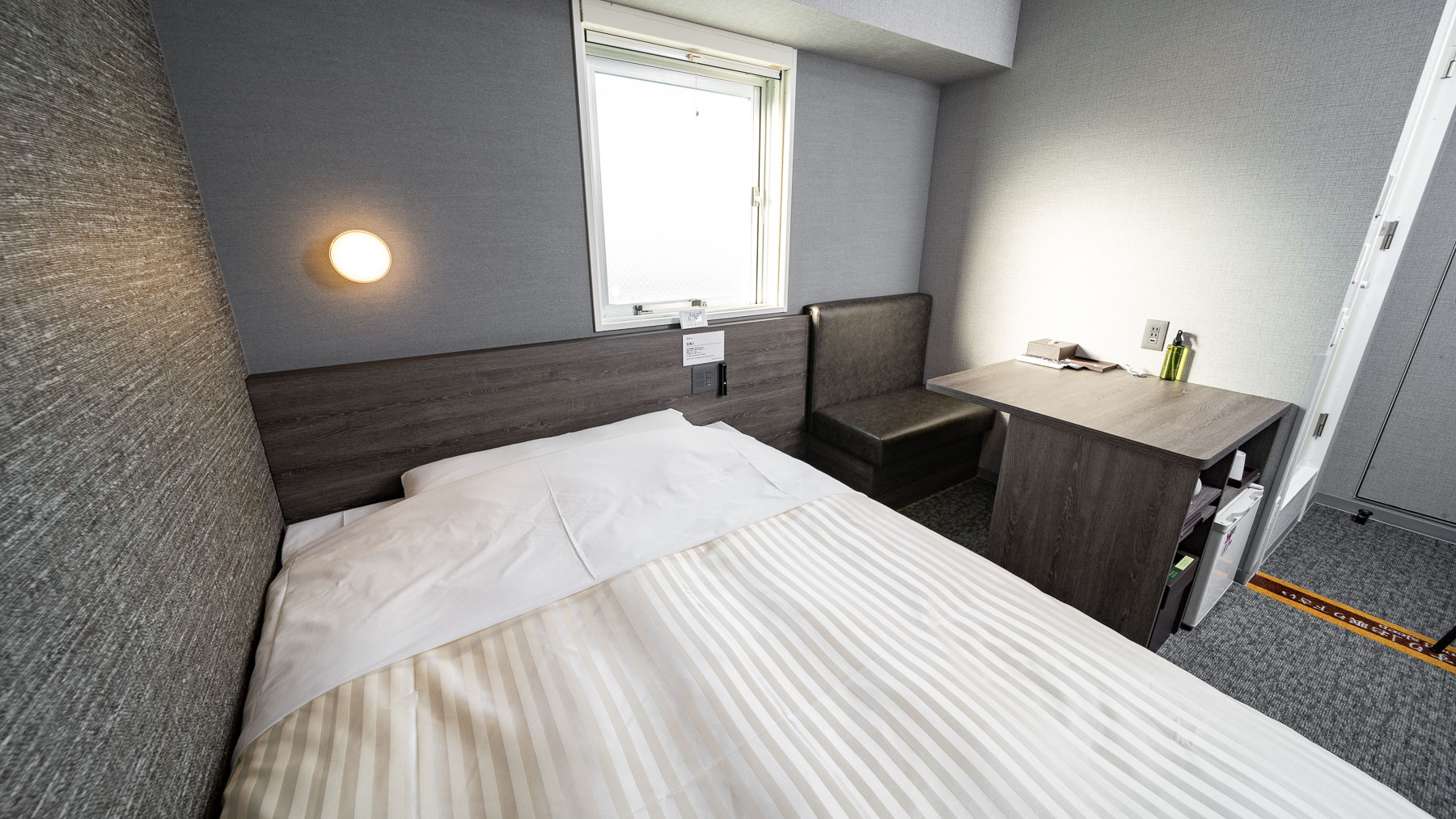 広々としたベッドでごゆっくりおくつろぎ頂けます