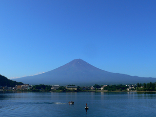 朝昼晩　昼の富士山