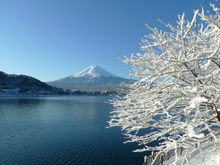 富士山らしい姿を見せる１月。 