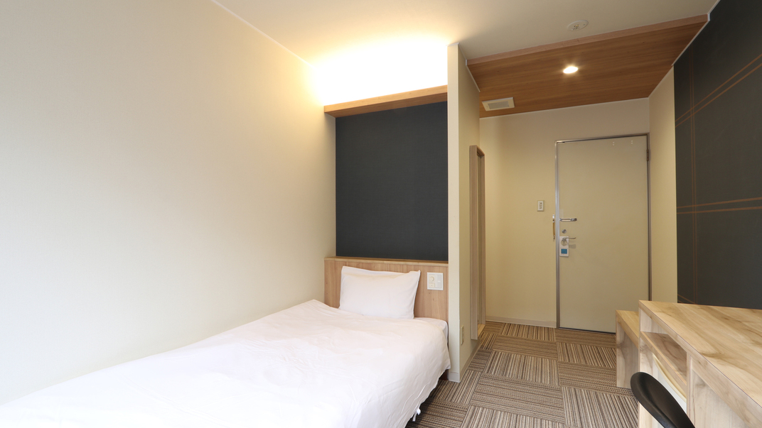 【喫煙シングル洋室】バス・トイレ共用 