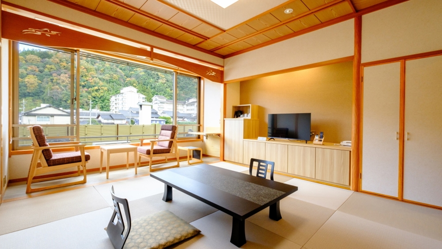 *【和室一例】伝統的な和の趣と洗練されたモダンデザインが調和したお部屋。