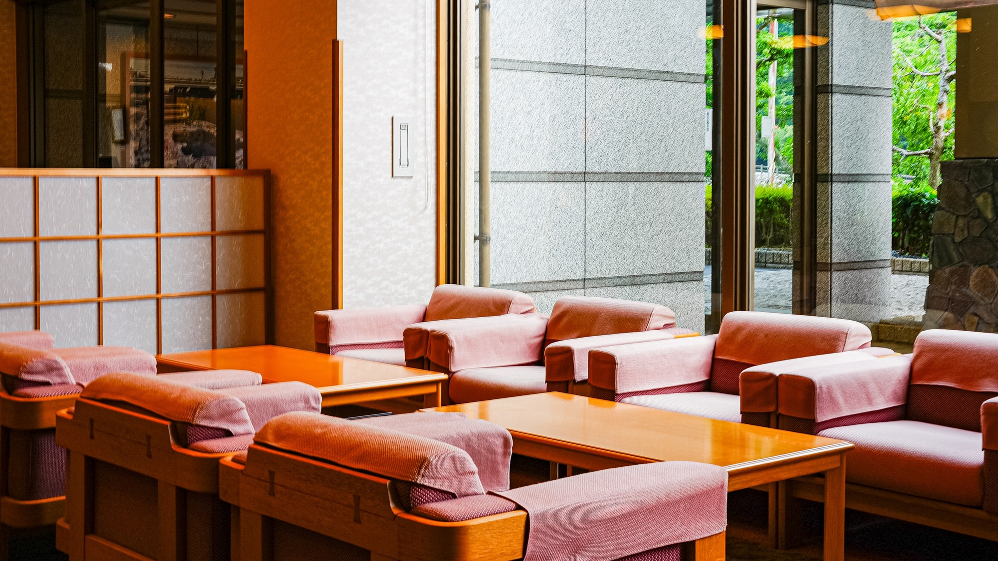 *【ロビー】ご不明な点がございましたらお気軽にお問合せ下さい。