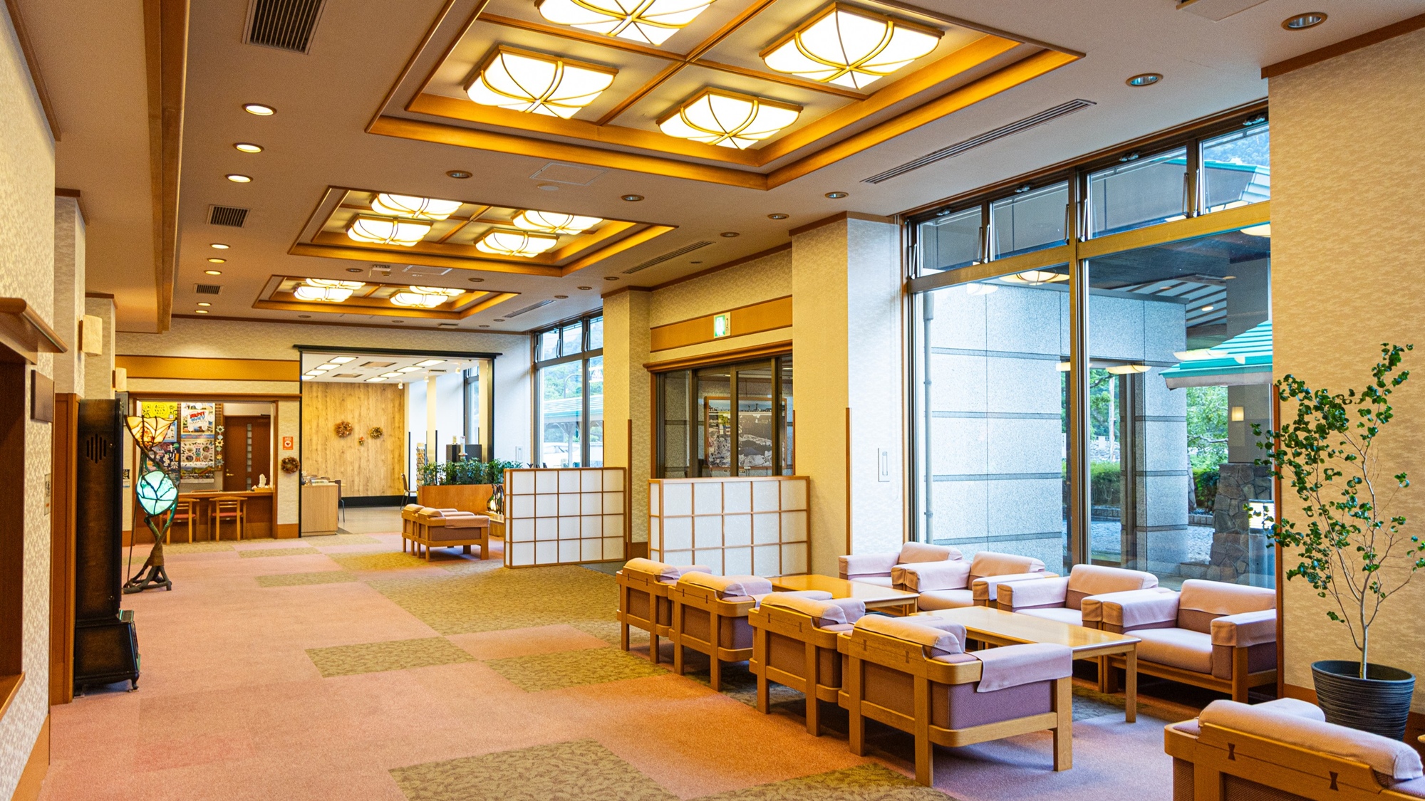 *【ロビー】快適でスムーズな滞在をサポート