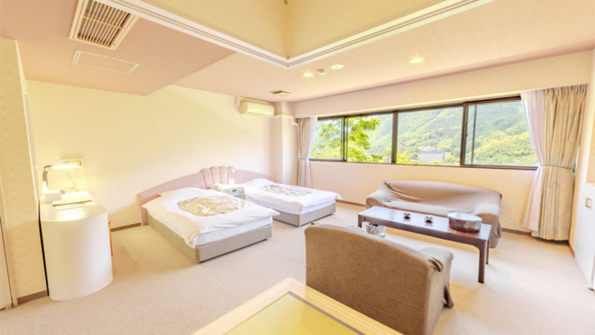 *【和洋室】広々としたベットルームと客間に加えて和室があるゆったりとしたお部屋。
