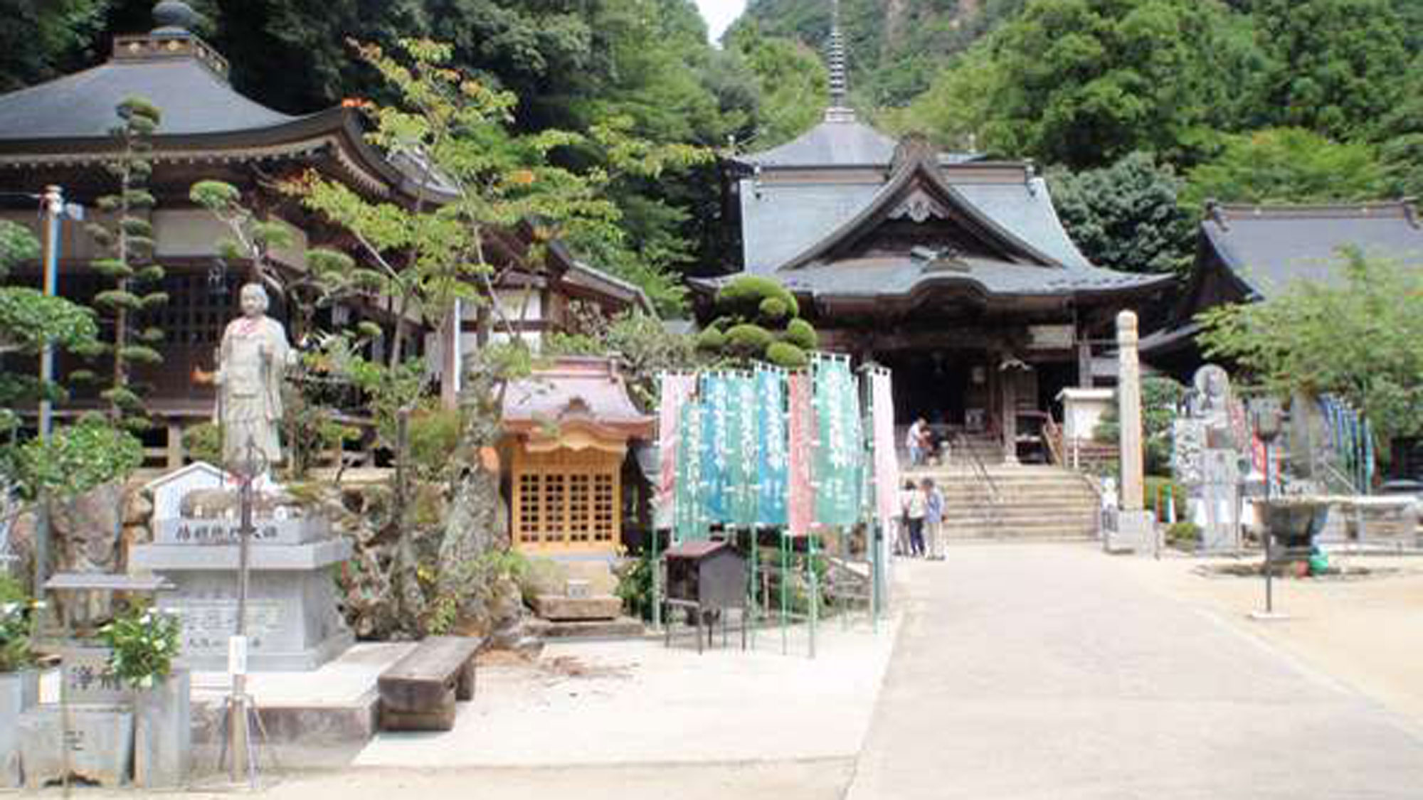 *【周辺】四国巡礼八十八番札所大窪寺。当館より車で約２０分