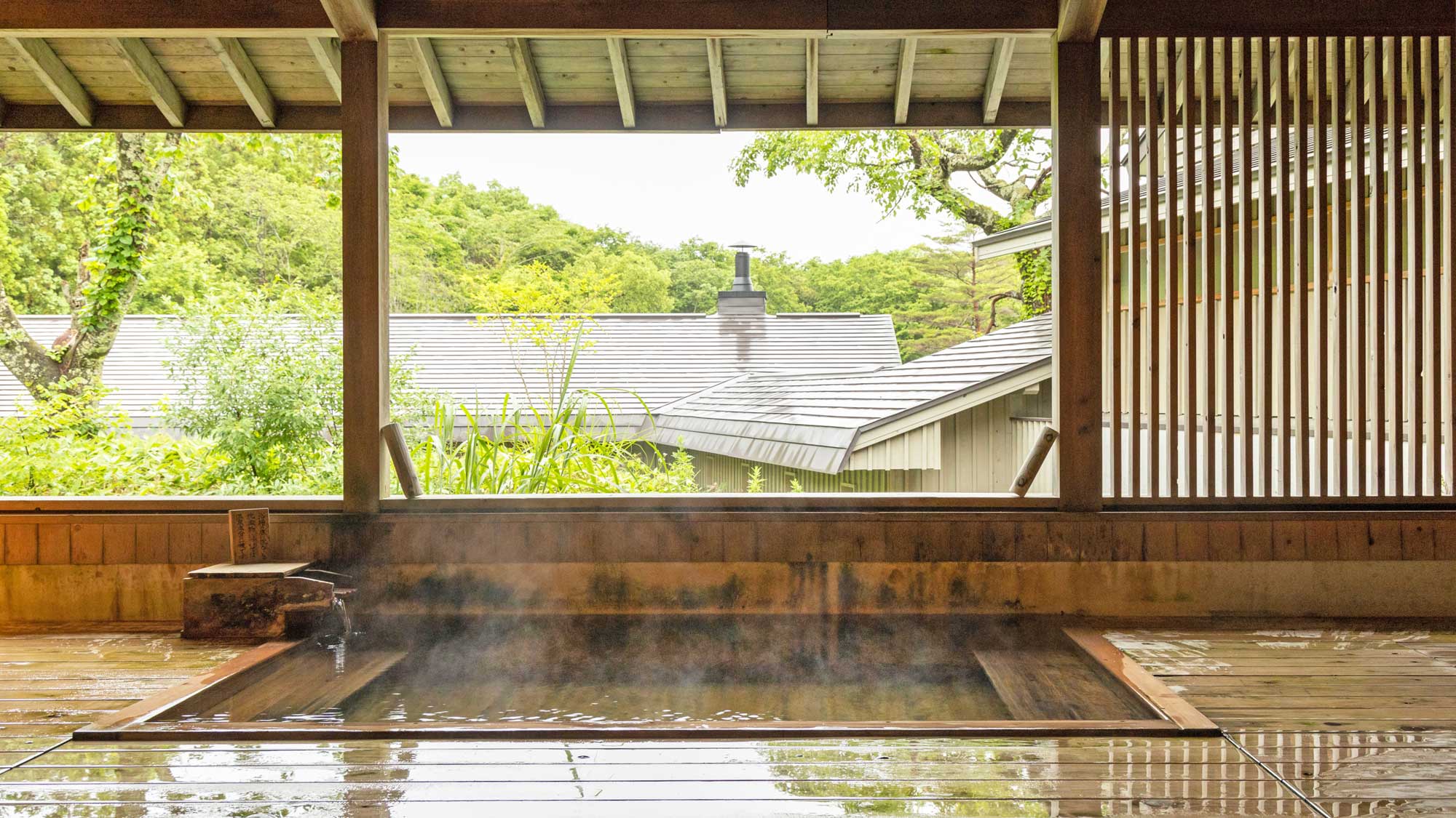 【本館大浴場／女湯＊】景色を眺めながら過ごす癒しの時間