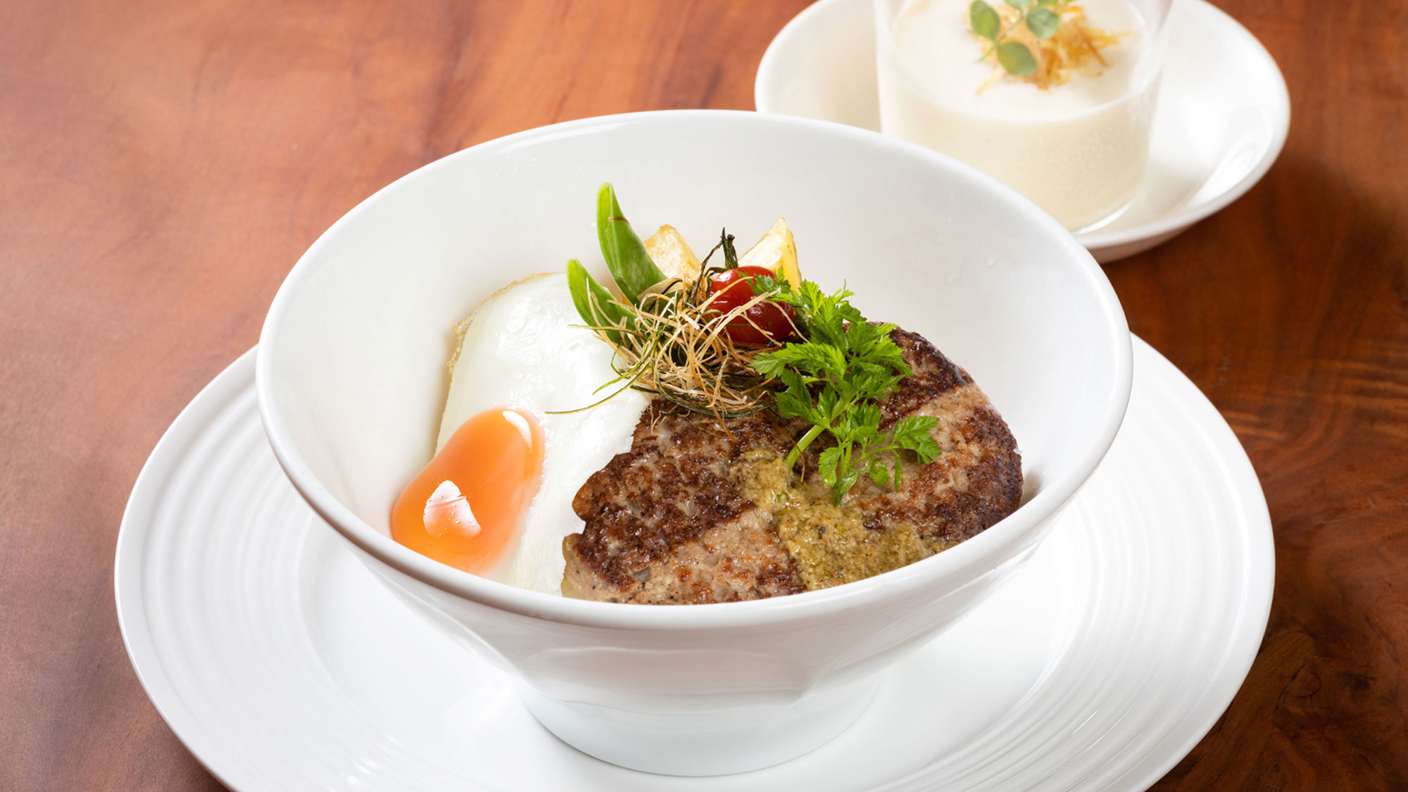 【連泊・予約制ランチ＊】福島牛と麓山高原豚のロコモコDON