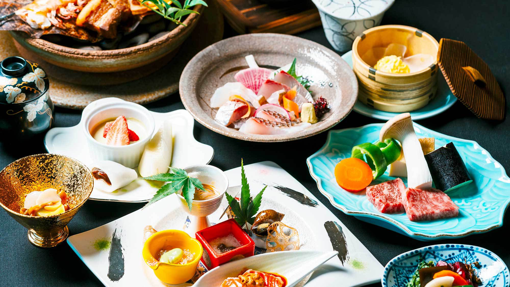 【夕食一例：スタンダードプラン】唐津の地魚、呼子の烏賊、海の幸溢れる魚半オリジナルの和会席料理。
