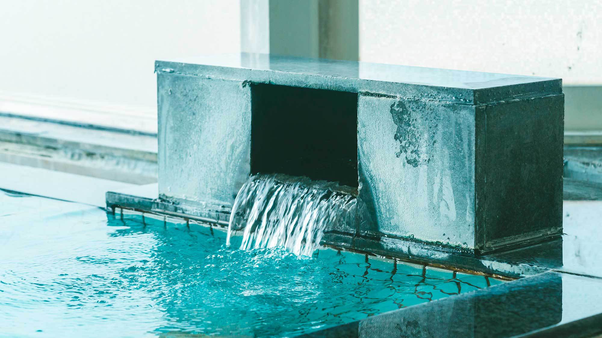 【男女別大浴場】当館は温泉ではございませんが、たっぷりの湯に浸かり、ぬくもりの湯情をご満喫ください。