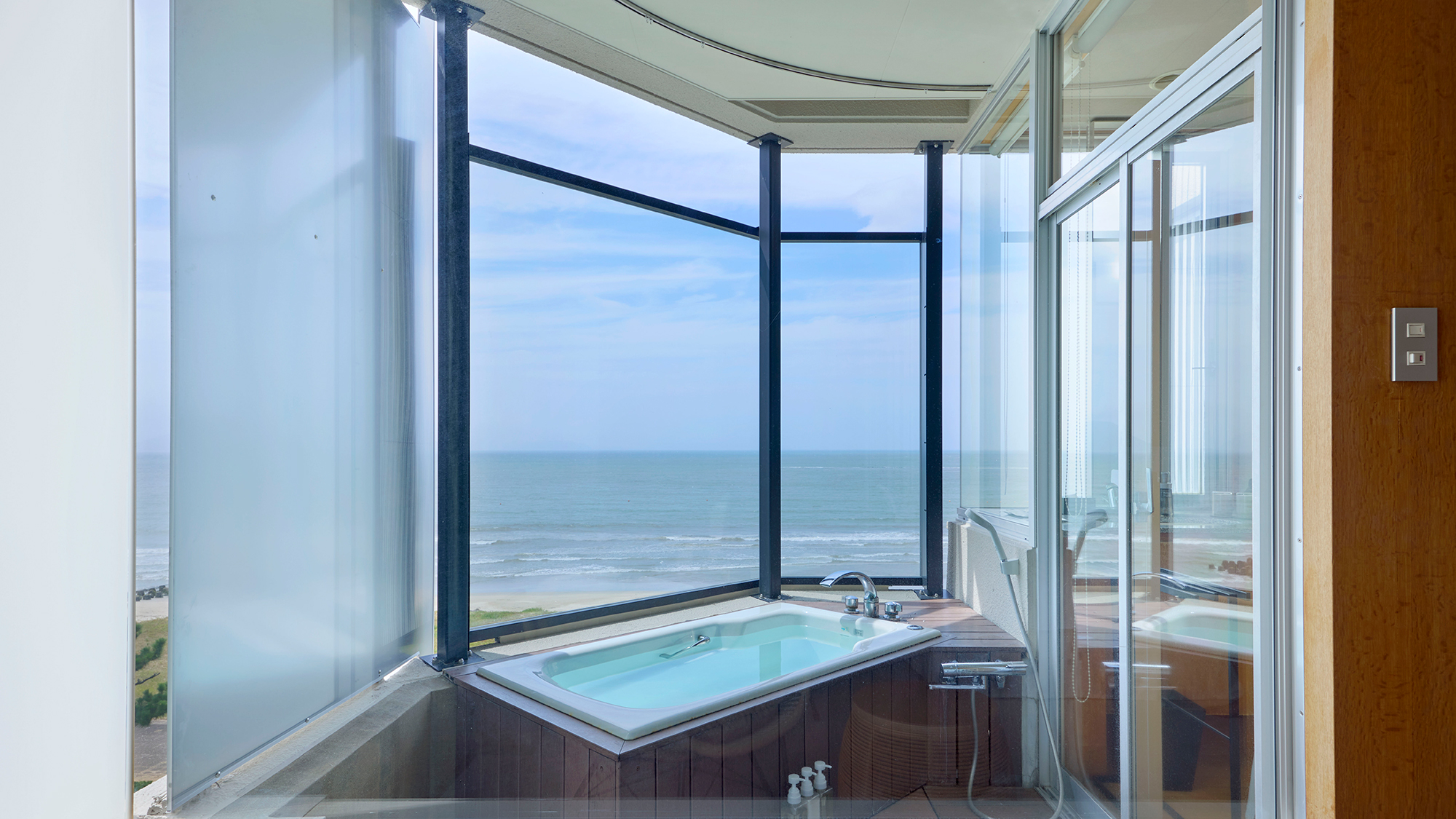 ビーチフロントバスタイプの浴室