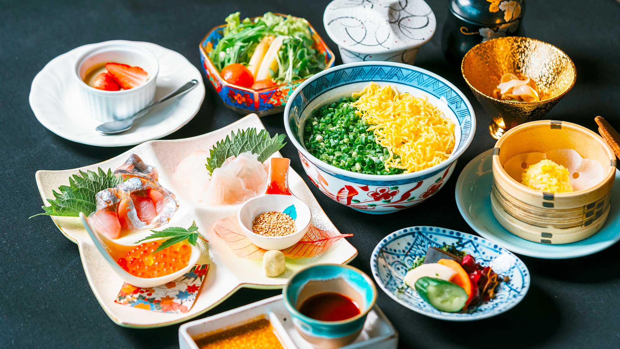 【夕食一例：唐津ん魚グルメプラン】青白魚たっぷりのっけ丼をメインとしたセットをご用意いたします。