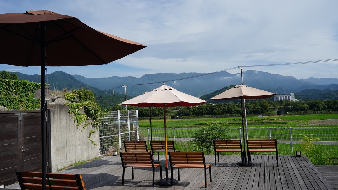 「皿ヶ嶺登山口　上林森林公園駐車場」まで車で25分！人気の風穴登山道コースを楽しもう／２食付-調-