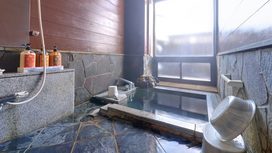 *貸切風呂/気兼ねなく鳴子温泉を独り占め。ご宿泊のお客様は無料でご利用いただけます。（要予約）