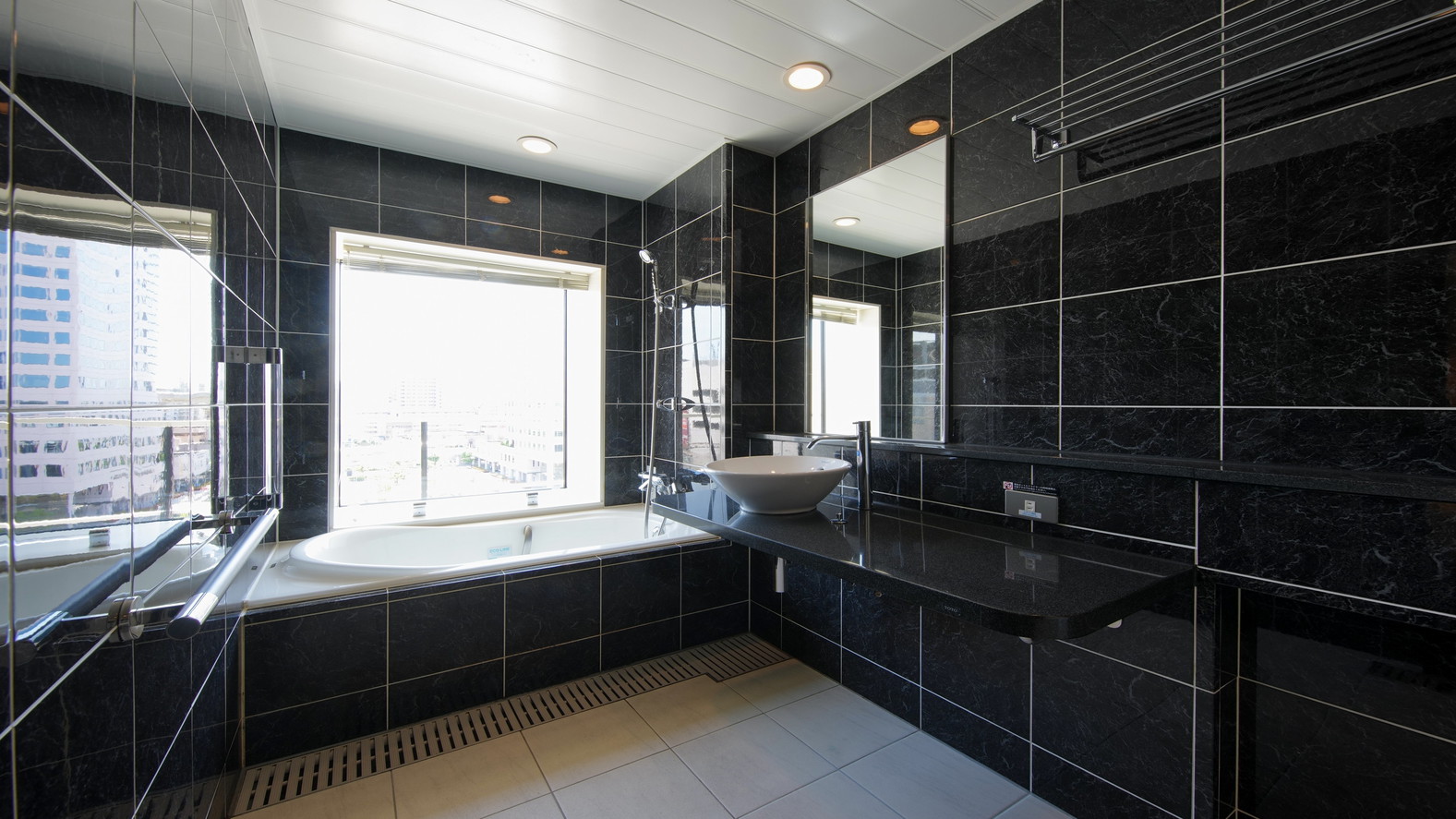 バスルーム（デラックスツインルーム）