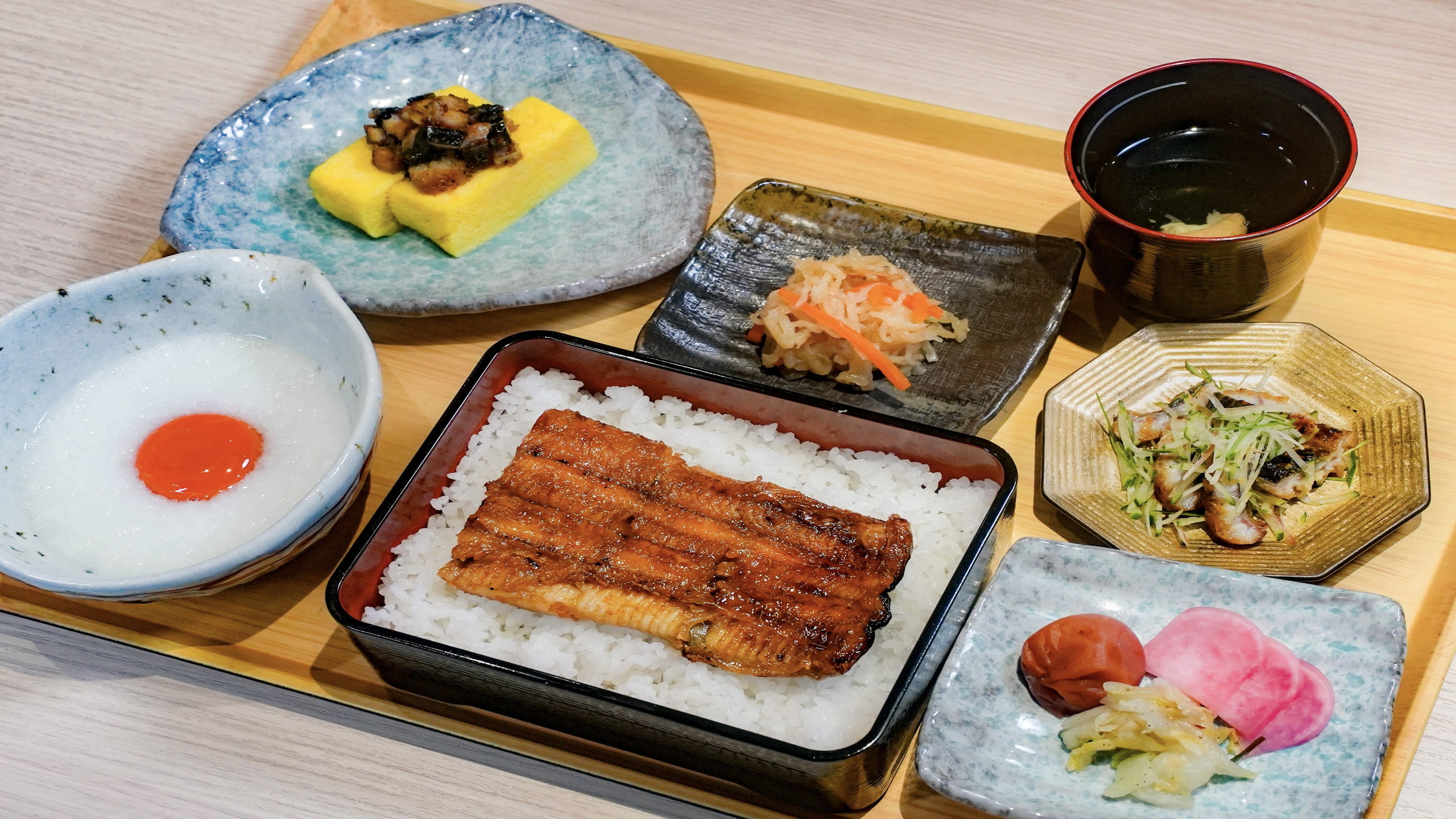 朝食一例（うなぎ）