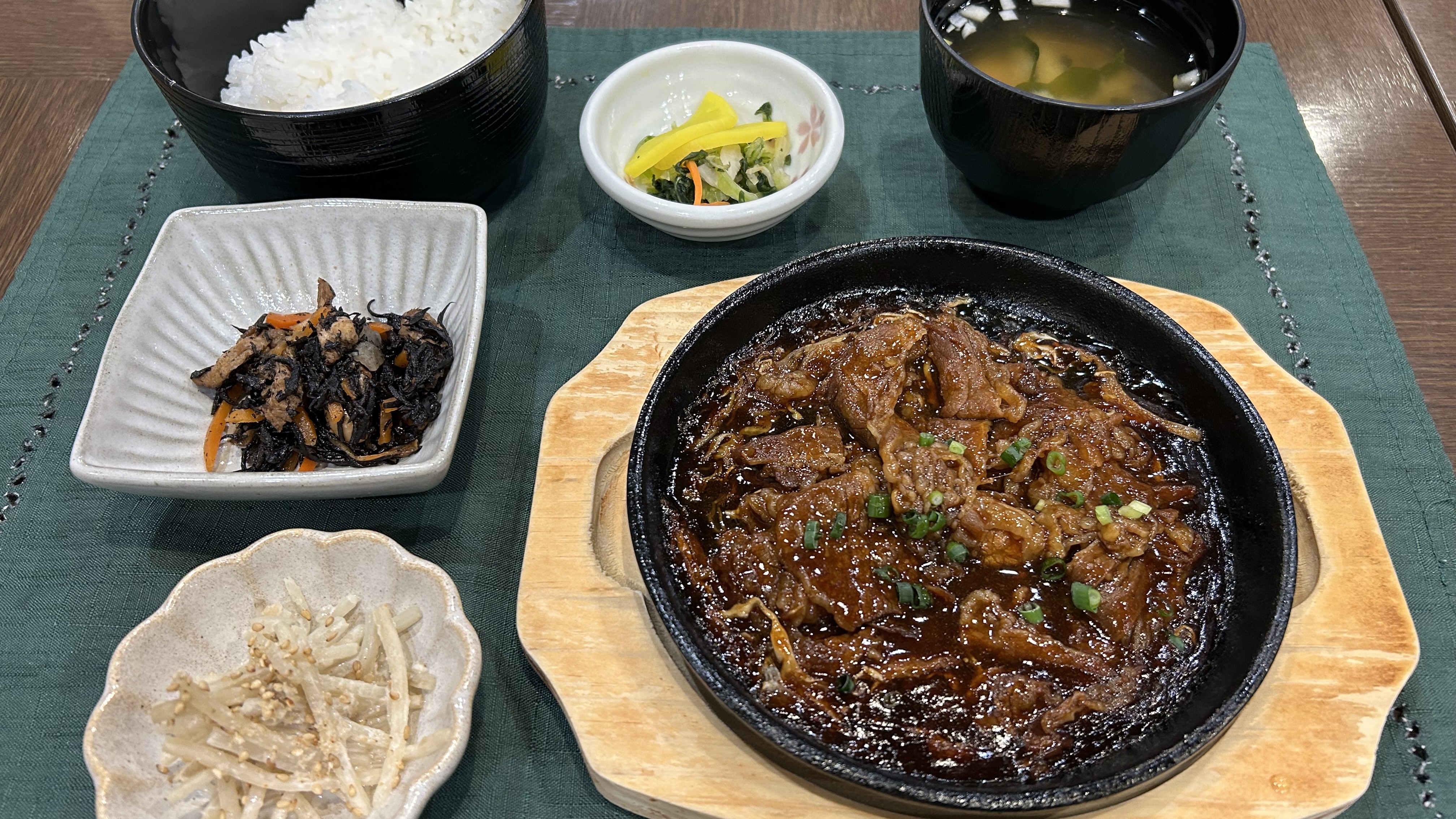 【花々亭】日替わり定食付プラン・メニュー例「焼肉定食」