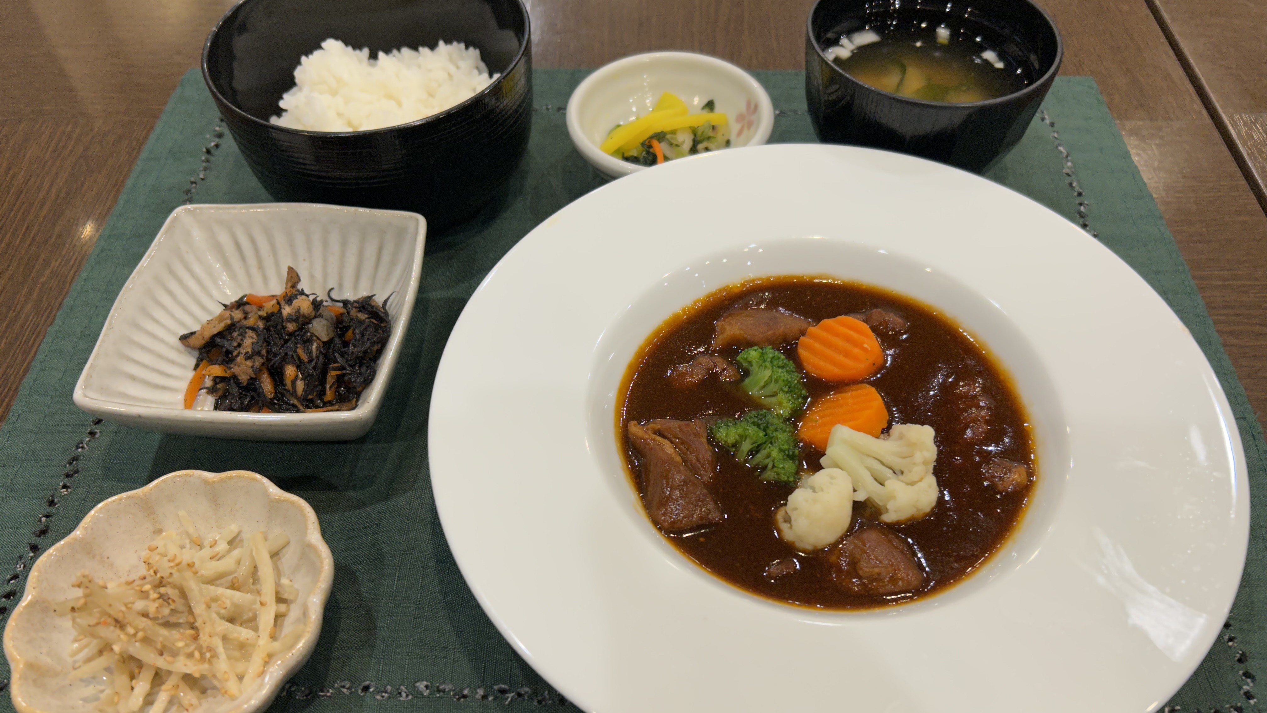 【花々亭】日替わり定食付プラン・メニュー例「ビーフシチュー定食」
