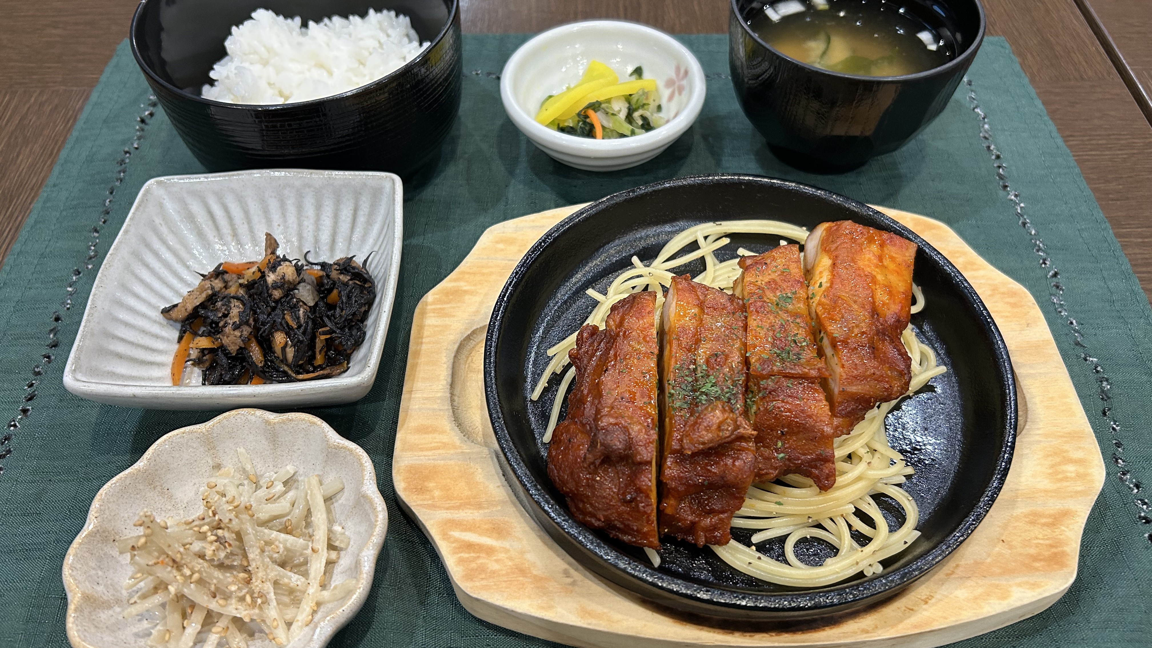 【花々亭】日替わり定食付プラン・メニュー例「タンドリーチキン定食」