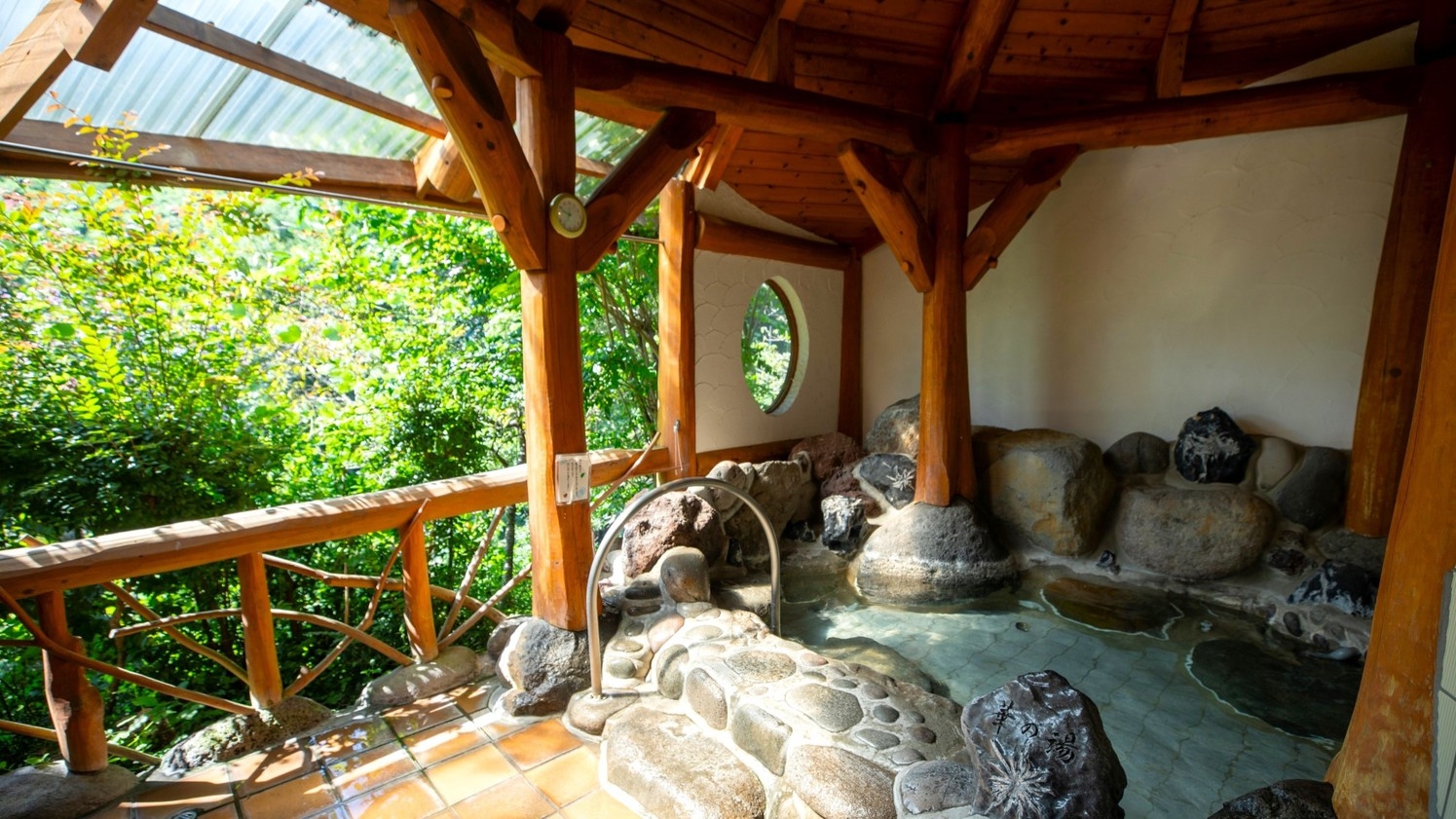 【国産やまゆりポークのコンフィ】見た目の重厚さからは想像が出来ないお肉の柔らかさ★