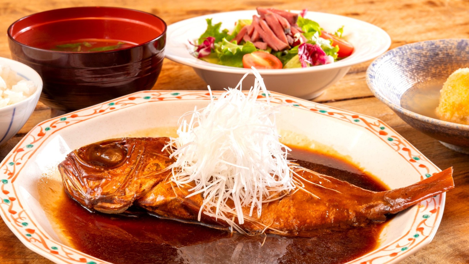 【夕食付きプラン】全客室露天風呂付き☆★夕食は金目鯛の丸煮御膳☆★3種類の貸切風呂も無料♪