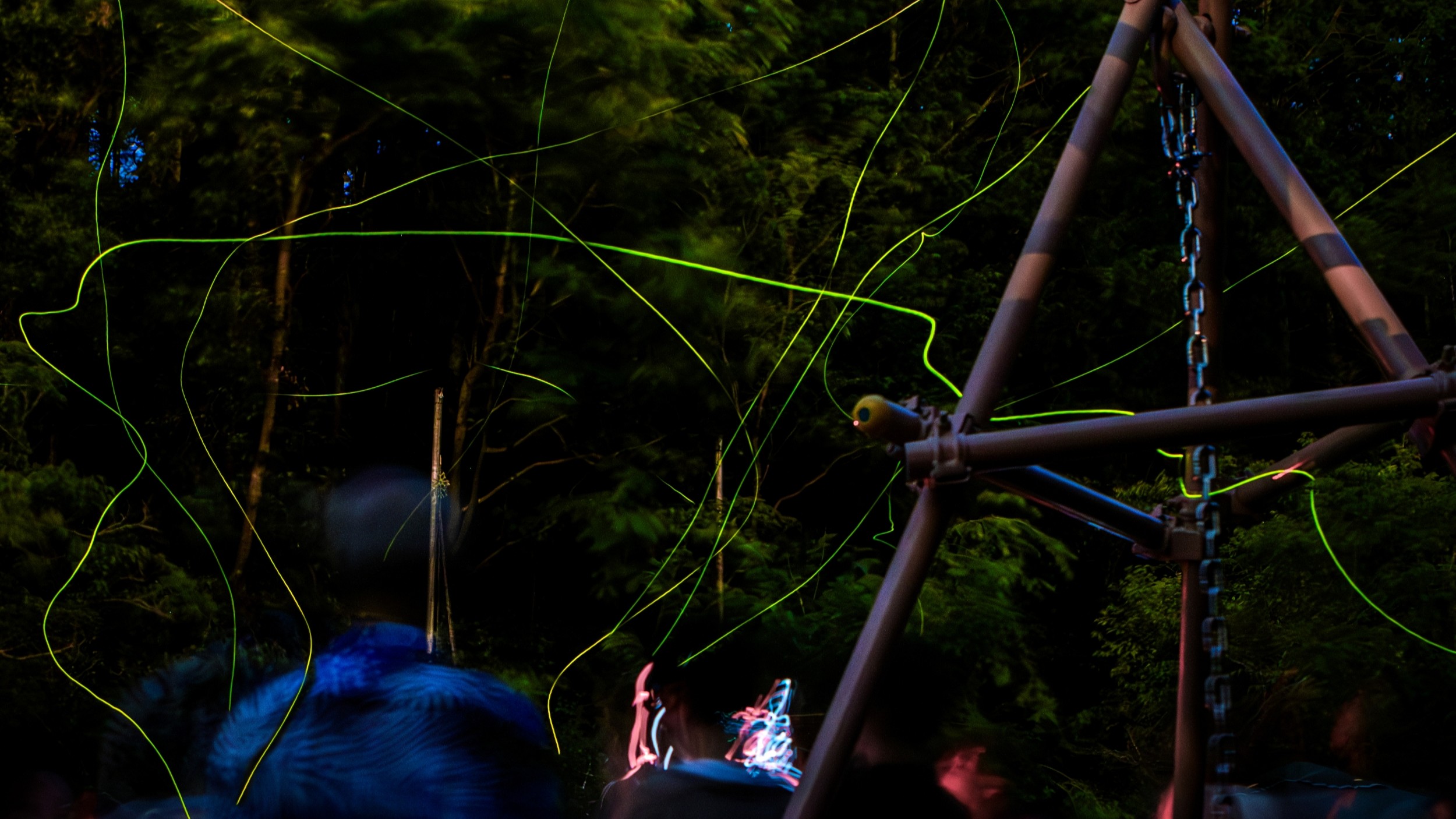 毎年6月にはホタルの放流を行っています。都会では観られない感動的な風景がここにはあります。