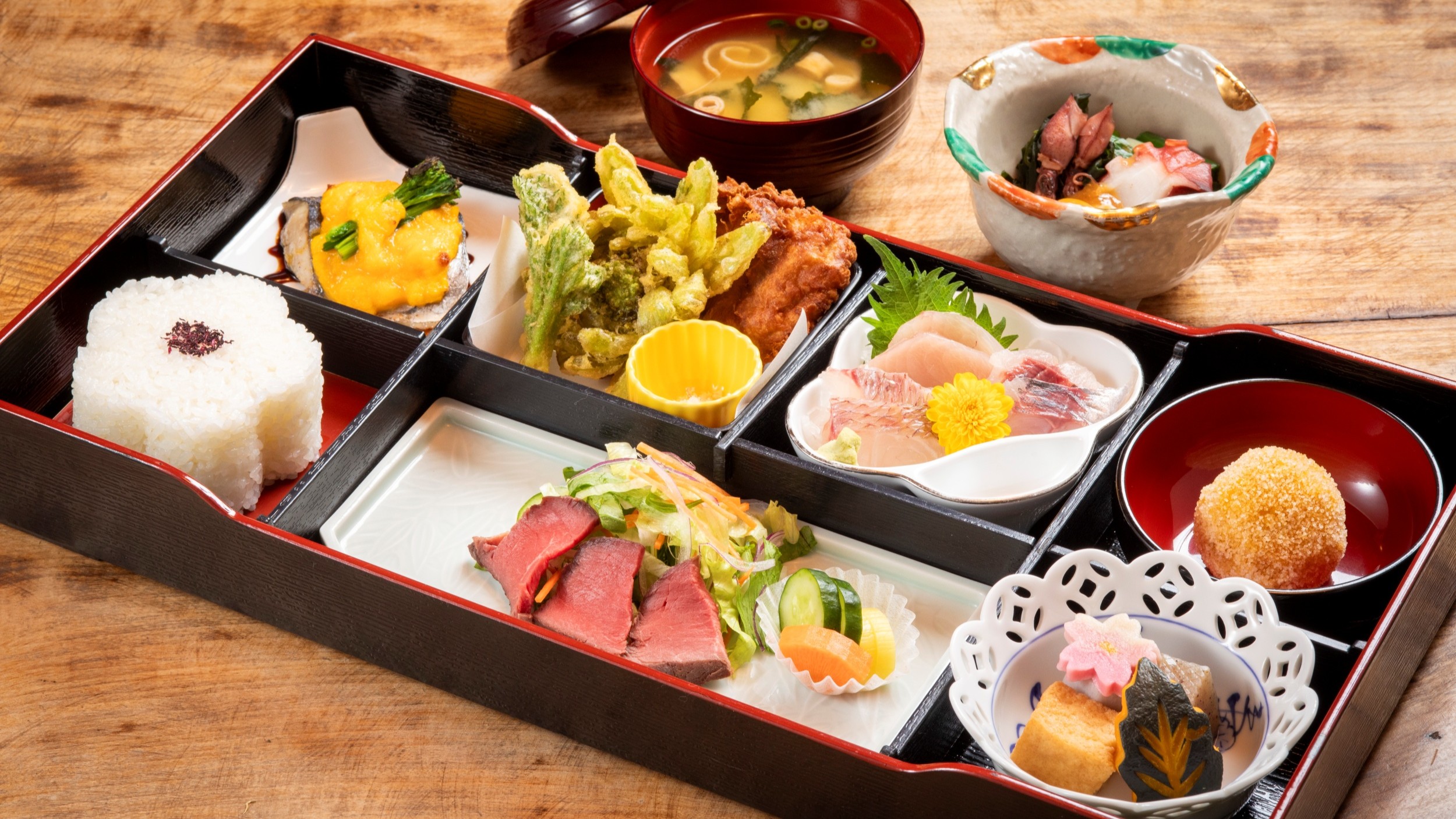 部屋食用の御膳弁当(一例)