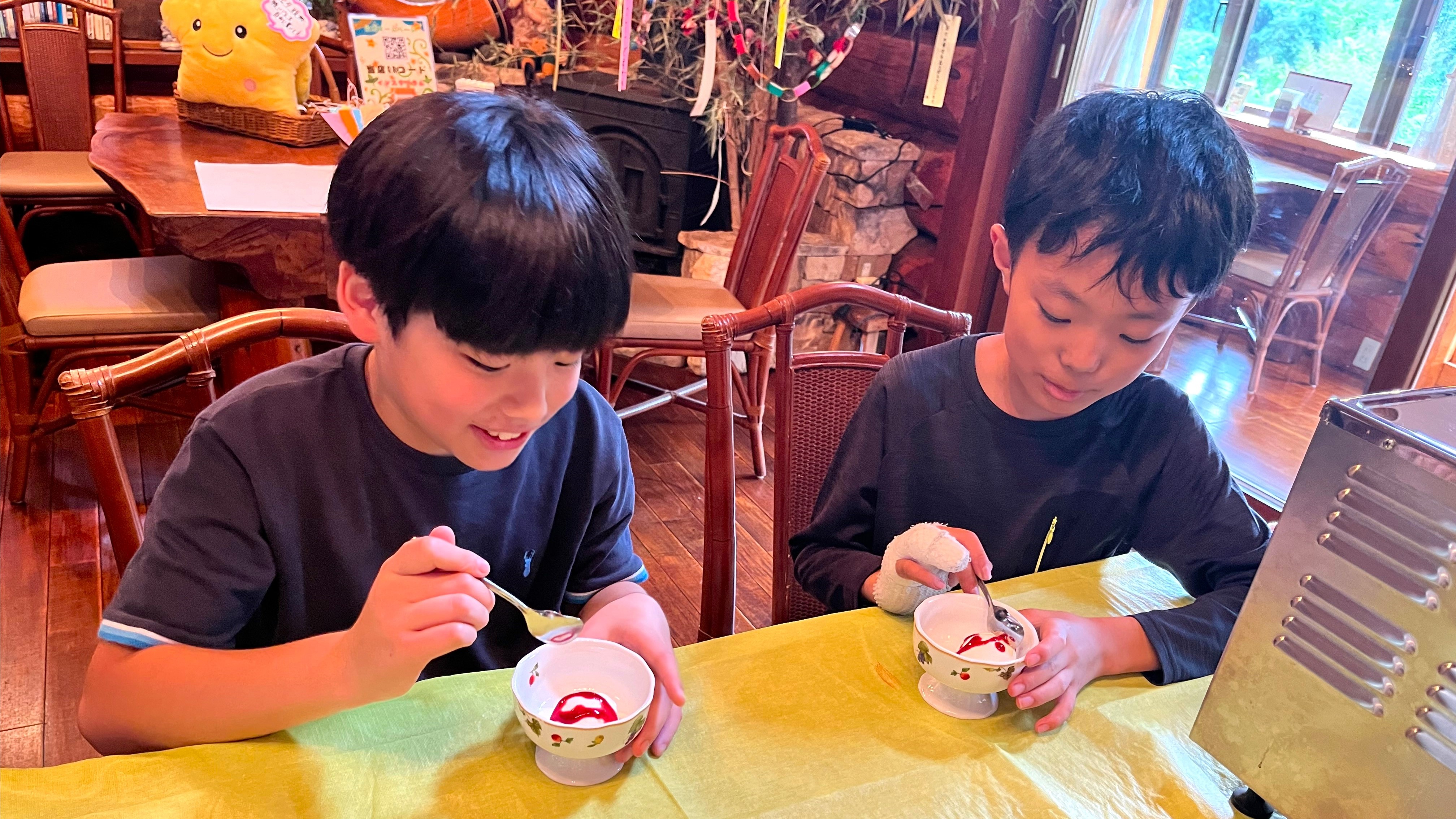 夏休みアイスクリーム♪夏休み・お盆プランの夕食後にはお子様に自家製アイスクリームをプレゼント♪