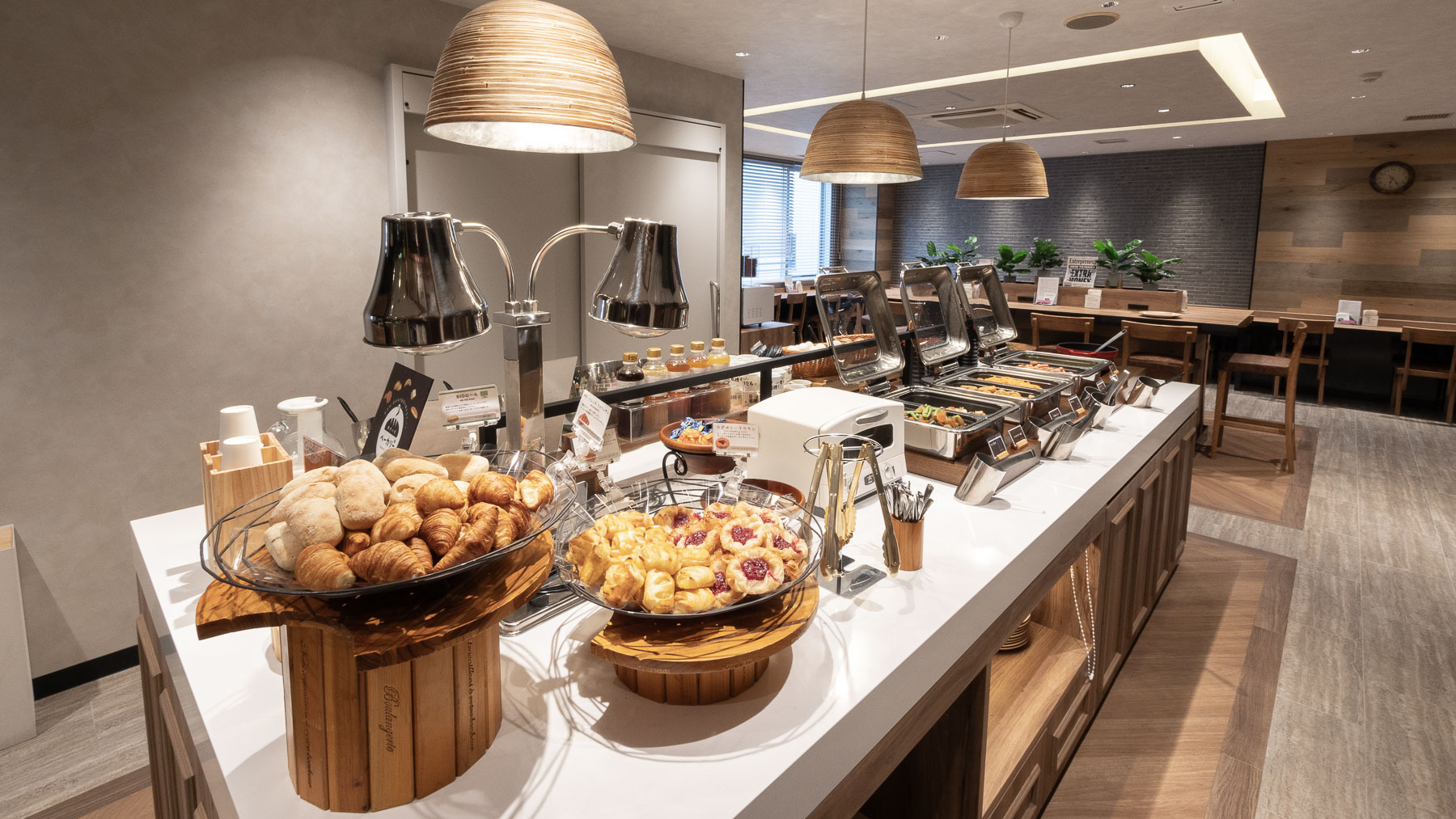 ご当地メニューなど日替わりバイキングで一日の活力を