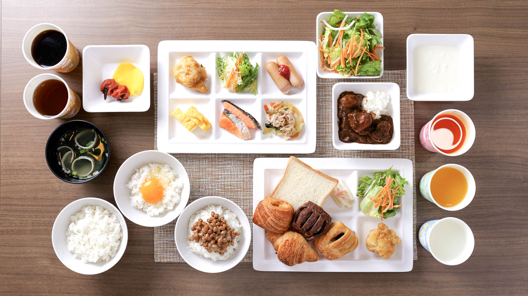 食べ残しゼロを目指して、追加の補充は少しずつ丁寧にご提供しております