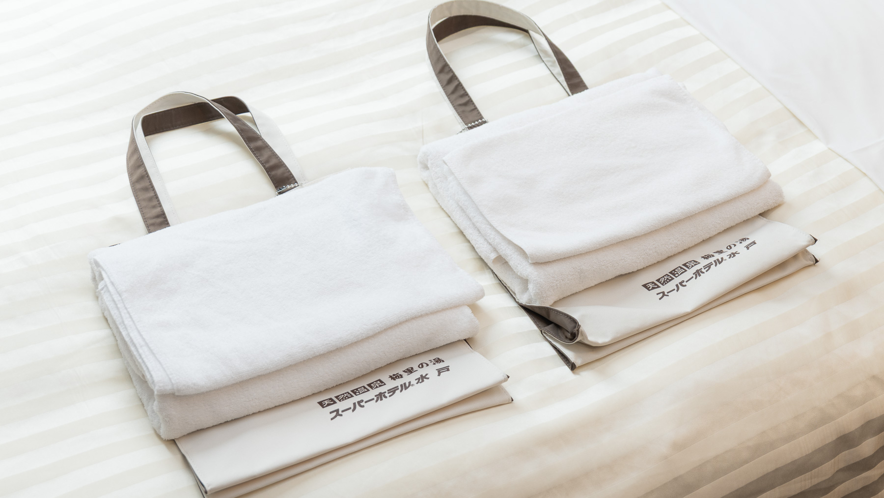 お部屋のタオルと温泉バッグをお持ちください♪