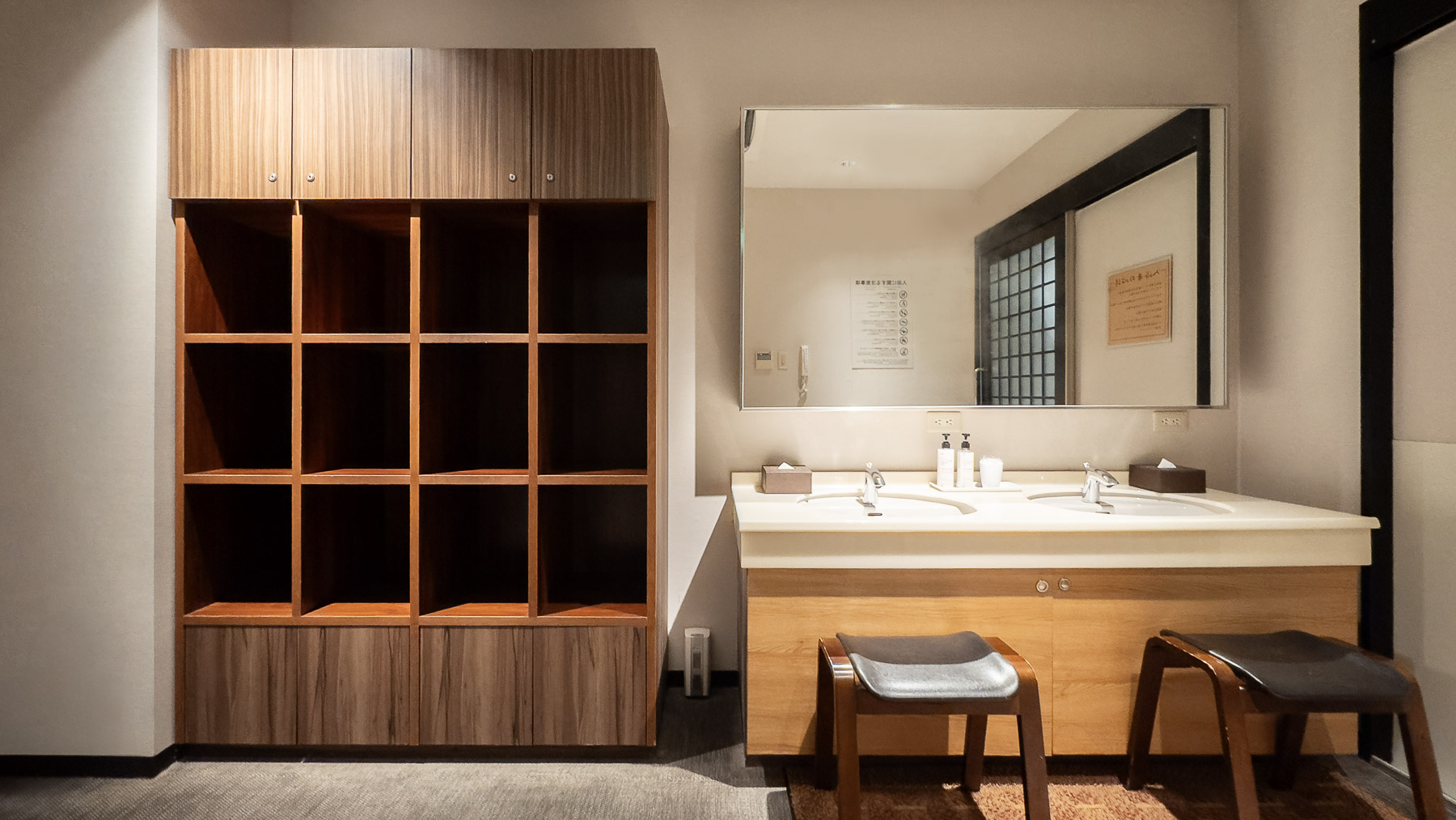 脱衣所は清潔感のある過ごしやすい空間