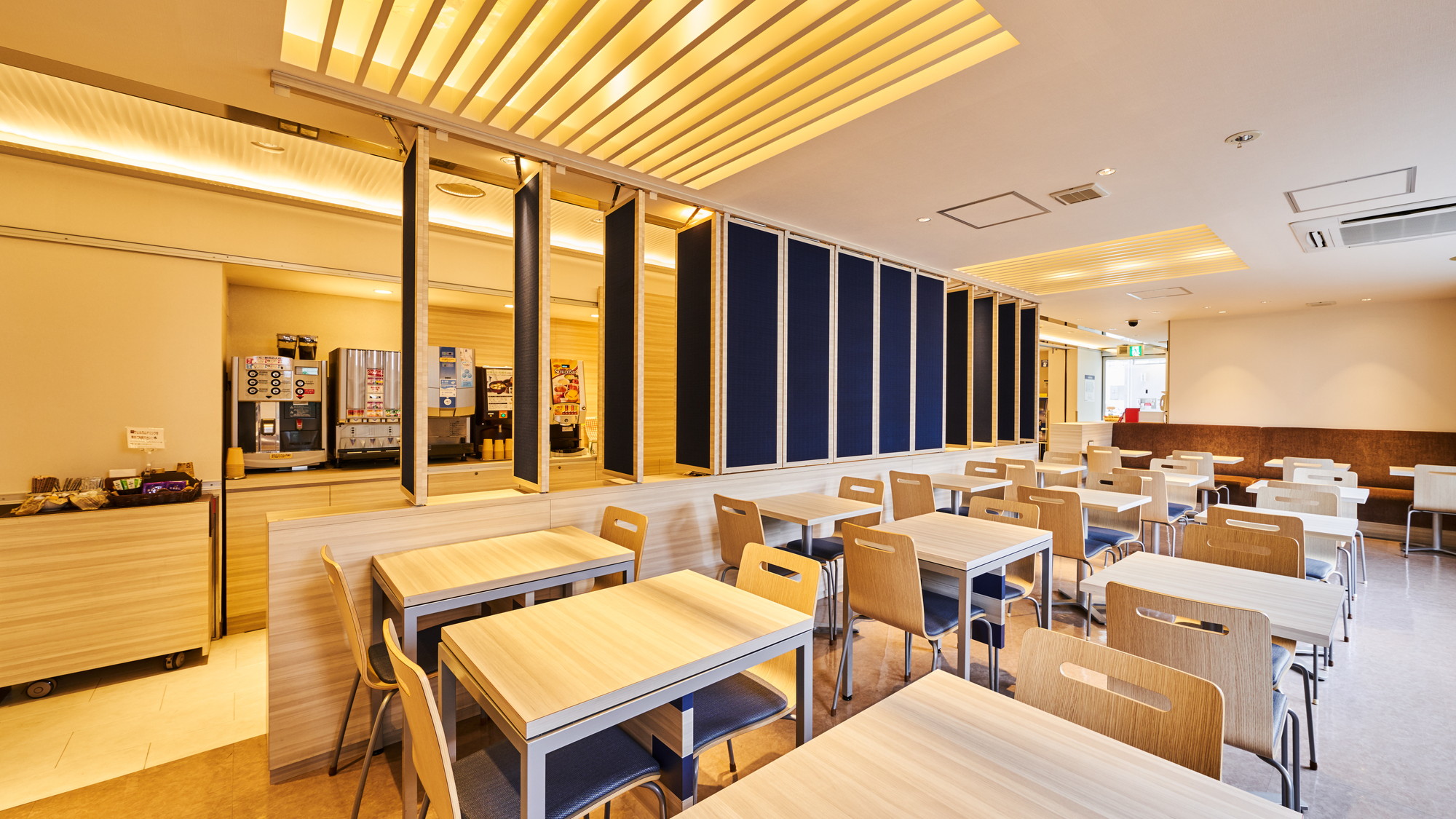 朝は朝食のご提供場所になります