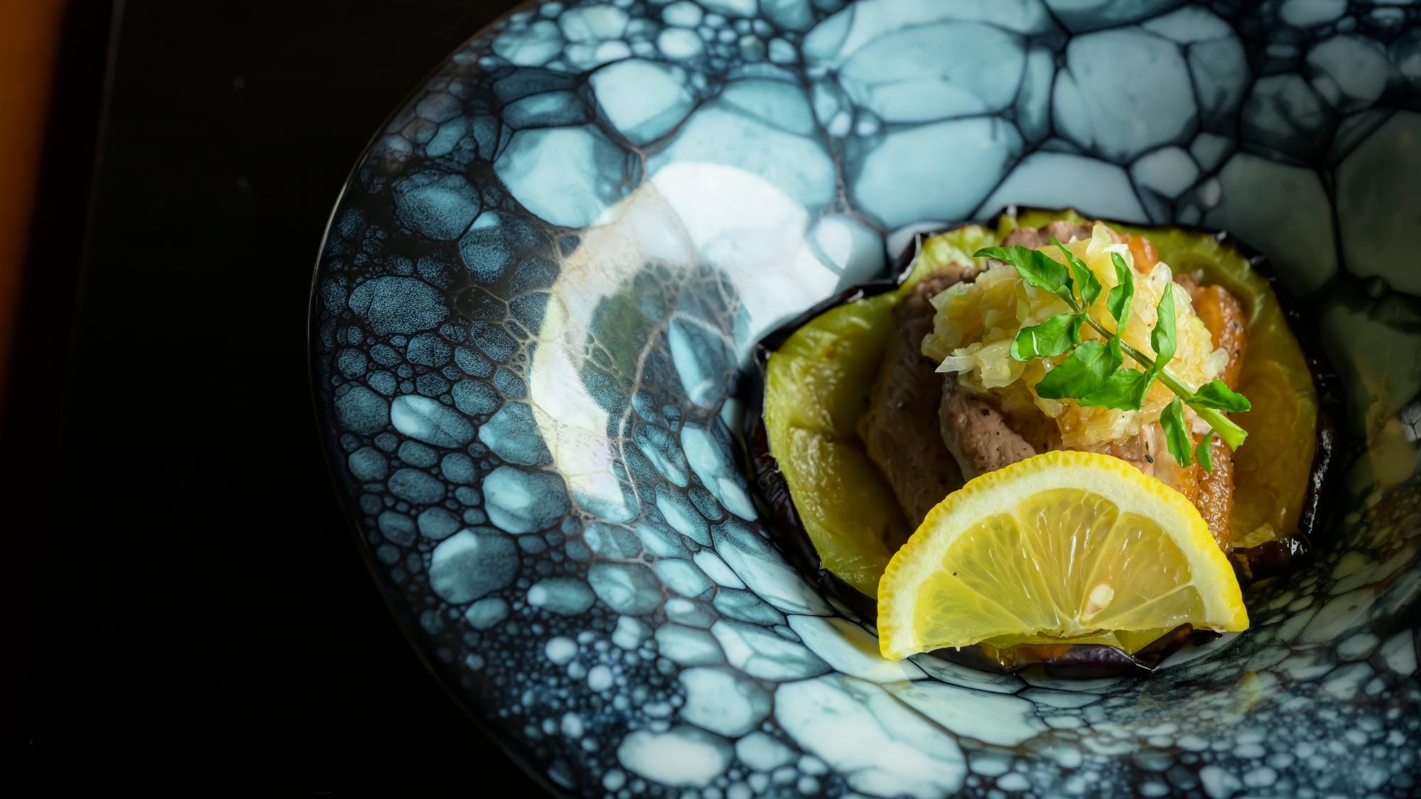 初夏のけだるさを吹き飛ばしてくれるような、見た目にも爽やかなお料理の数々。