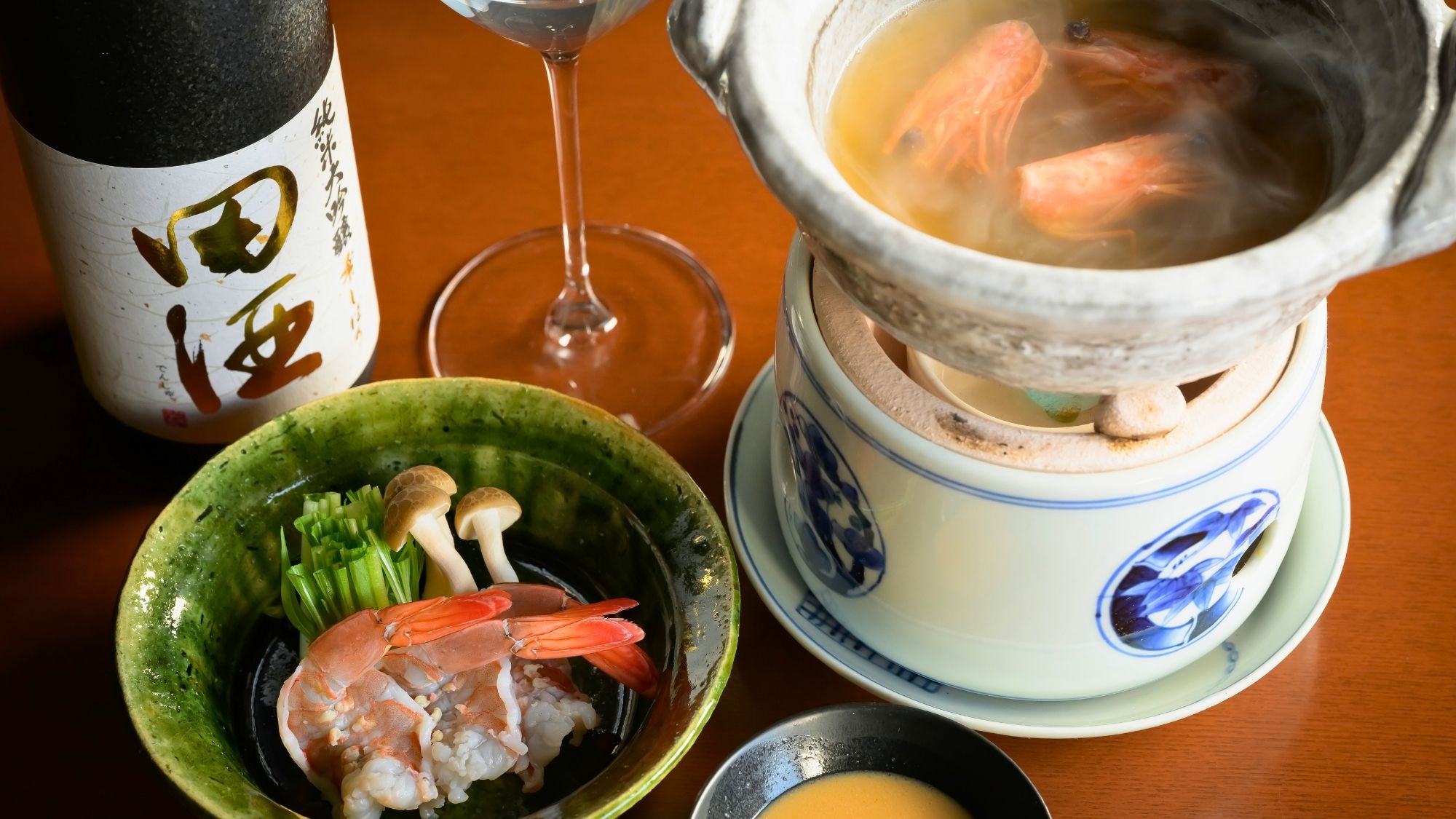 冬の静けさに包まれながら、海老しゃぶしゃぶを愉しむひとときを。