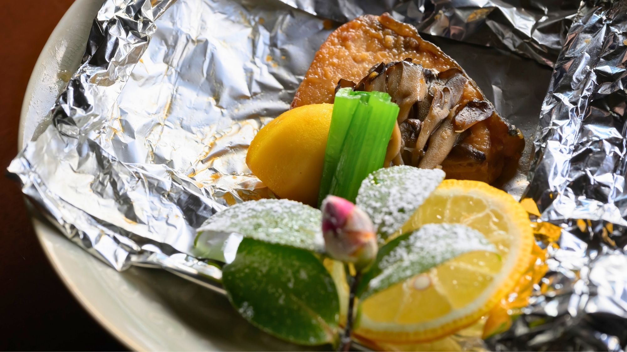 新鮮な日本海の鰤を柚庵焼きでふっくらと焼き上げた上品な一品。