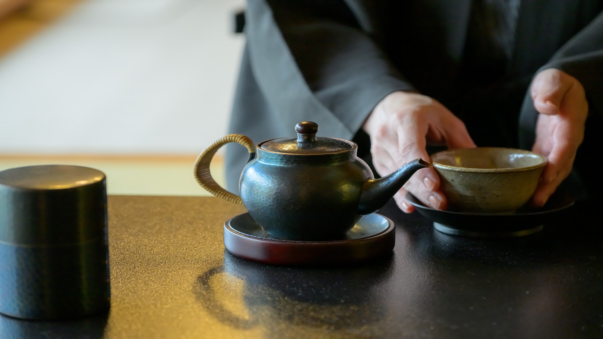 湯の香りとともに、ゆるやかに流れる大人の贅沢な時間