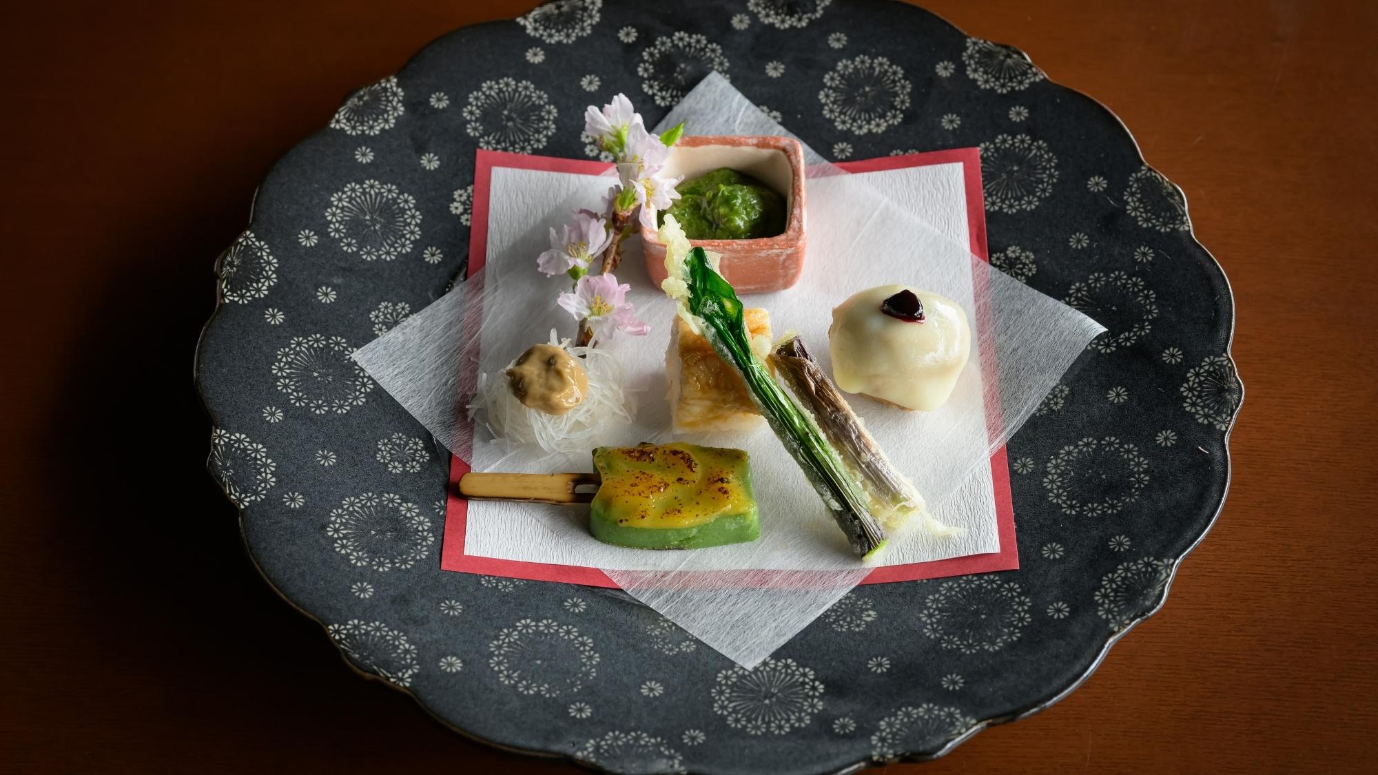 一皿に凝縮された、奥伊香保の春の情景。